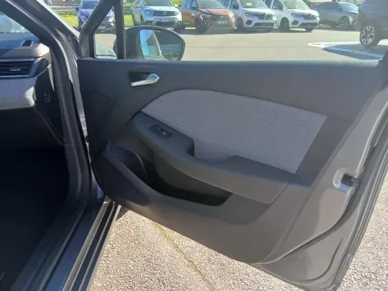 RENAULT CLIO V - voiture d'occasion - Photo 18
