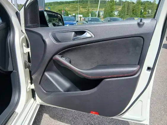 MERCEDES-BENZ CLASSE B II - voiture d'occasion - Photo 18