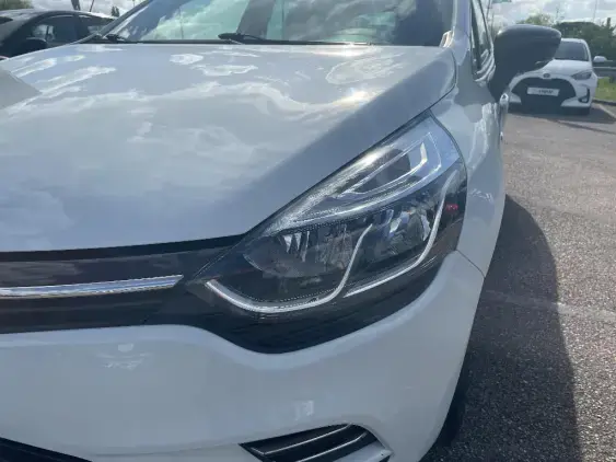 RENAULT CLIO IV - voiture d'occasion - Photo 21