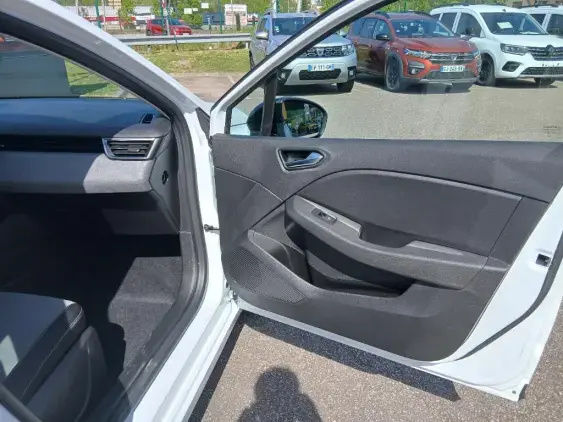 RENAULT CLIO V - voiture d'occasion - Photo 17