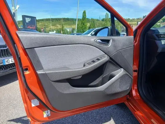 RENAULT CLIO V - voiture d'occasion - Photo 17