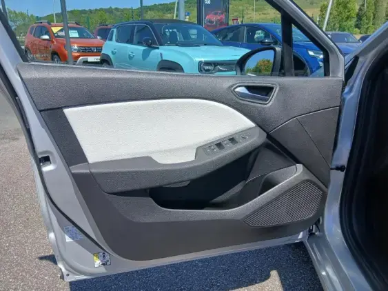 RENAULT CLIO V - voiture d'occasion - Photo 17