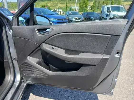 RENAULT CLIO V - voiture d'occasion - Photo 17