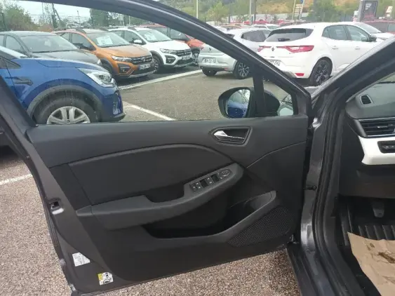 RENAULT CLIO V - voiture d'occasion - Photo 19