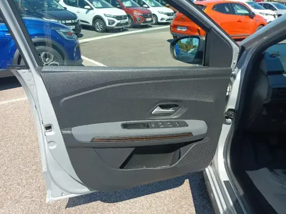 DACIA SANDERO III - voiture d'occasion - Photo 19