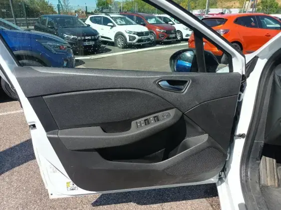 RENAULT CLIO V - voiture d'occasion - Photo 19