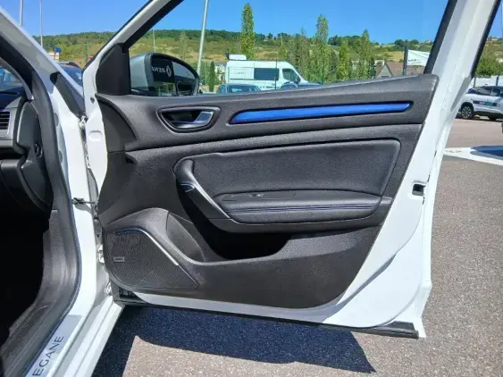 RENAULT MEGANE IV - voiture d'occasion - Photo 18