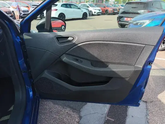 RENAULT CLIO V - voiture d'occasion - Photo 19
