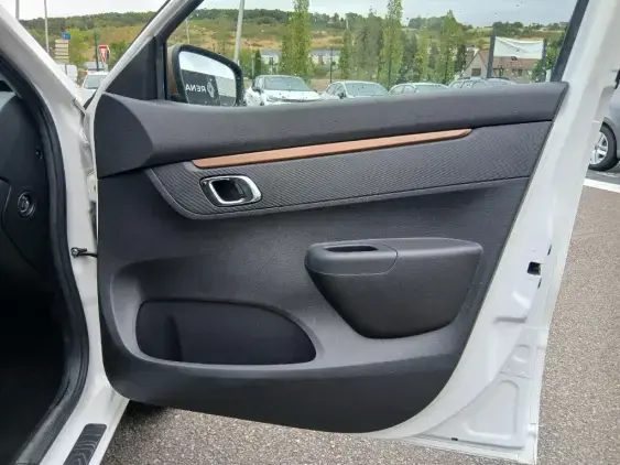 DACIA SPRING - voiture d'occasion - Photo 18