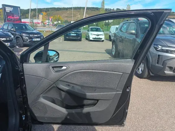 RENAULT CLIO V - voiture d'occasion - Photo 19