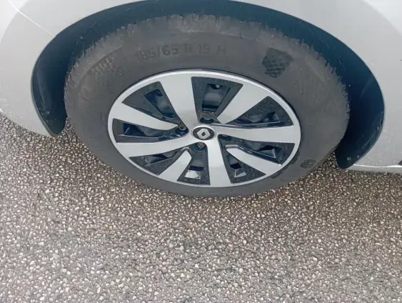 RENAULT CLIO V - voiture d'occasion - Photo 23