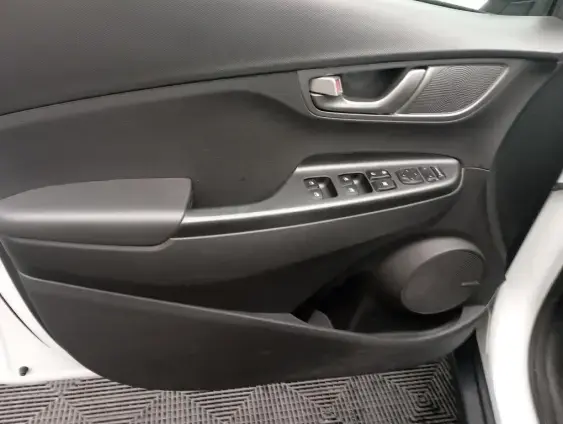 HYUNDAI KONA ELECTRIQUE - voiture d'occasion - Photo 19