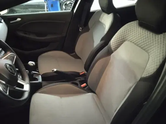 RENAULT CLIO V - voiture d'occasion - Photo 18