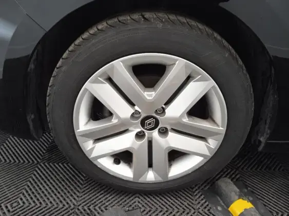 RENAULT CLIO V - voiture d'occasion - Photo 23