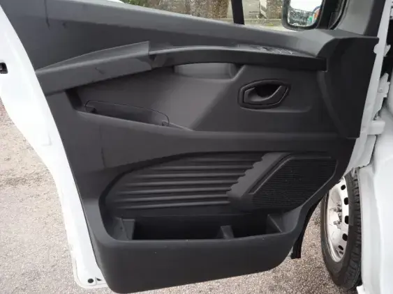 RENAULT TRAFIC FG III - voiture d'occasion - Photo 18