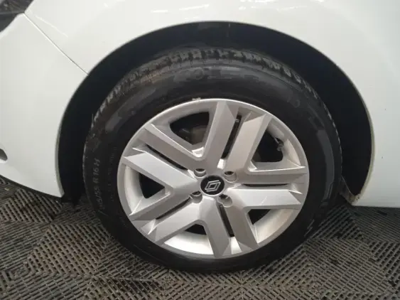 RENAULT CLIO IV - voiture d'occasion - Photo 23