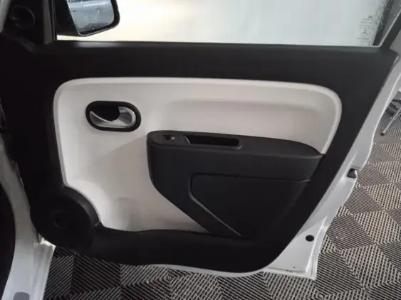 RENAULT TWINGO III - voiture d'occasion - Photo 19