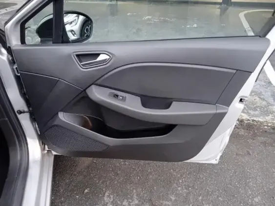 RENAULT CLIO V - voiture d'occasion - Photo 20