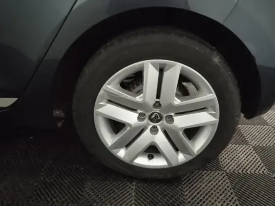 RENAULT CLIO V - voiture d'occasion - Photo 24