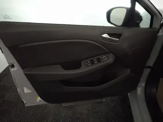 RENAULT CLIO V - voiture d'occasion - Photo 19