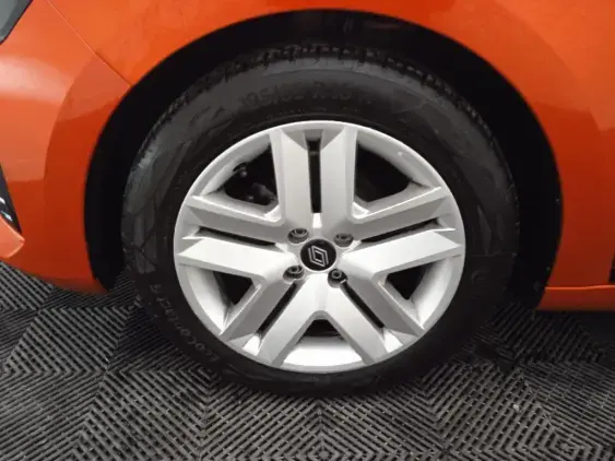 RENAULT CLIO V - voiture d'occasion - Photo 23