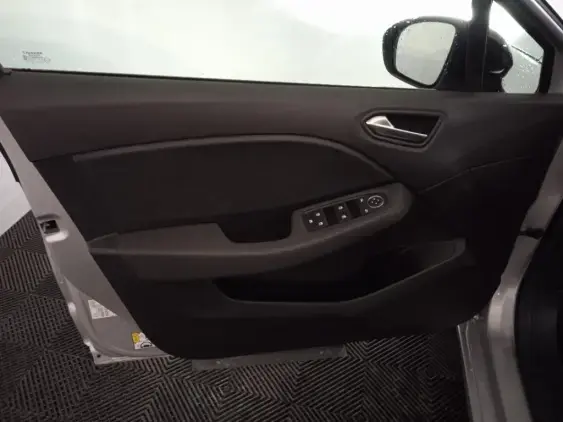 RENAULT CLIO V - voiture d'occasion - Photo 19