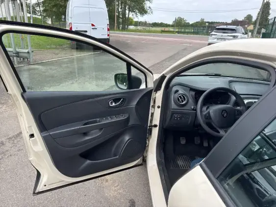 RENAULT CAPTUR - voiture d'occasion - Photo 18