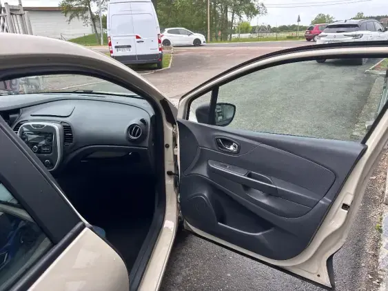 RENAULT CAPTUR - voiture d'occasion - Photo 19