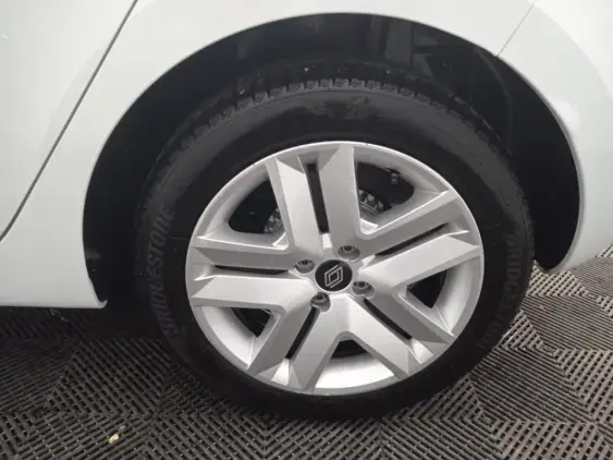 RENAULT CLIO V - voiture d'occasion - Photo 24