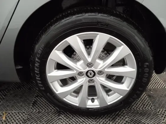 RENAULT CLIO V - voiture d'occasion - Photo 24