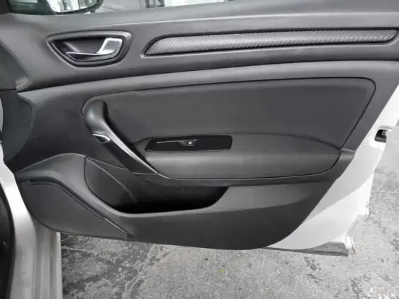 RENAULT MEGANE IV - voiture d'occasion - Photo 18