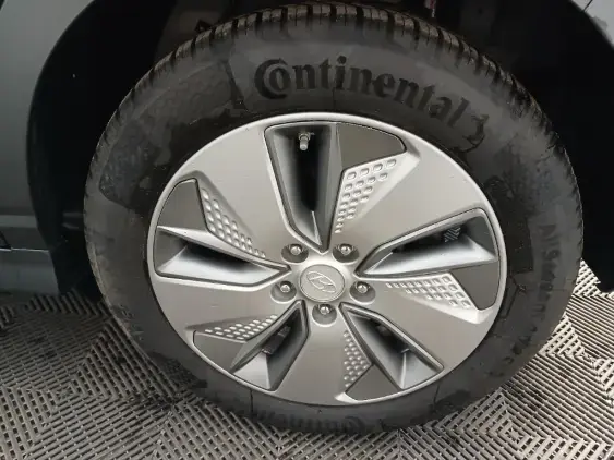 HYUNDAI KONA ELECTRIQUE - voiture d'occasion - Photo 24