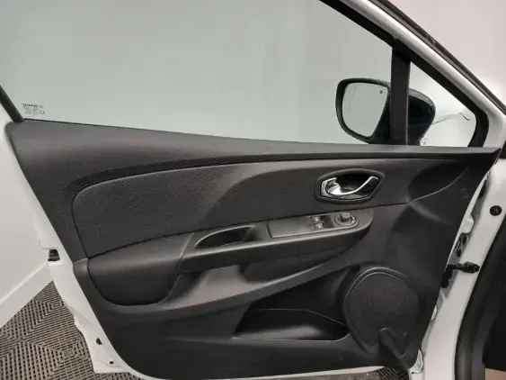 RENAULT CLIO IV - voiture d'occasion - Photo 18