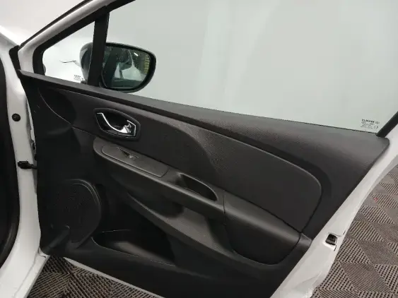 RENAULT CLIO IV - voiture d'occasion - Photo 19