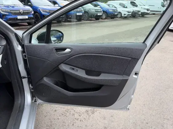 RENAULT CLIO V - voiture d'occasion - Photo 20