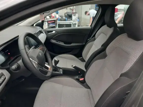 RENAULT CLIO V - voiture d'occasion - Photo 17