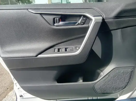TOYOTA RAV4 V - voiture d'occasion - Photo 18