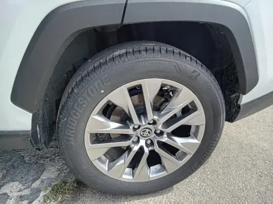 TOYOTA RAV4 V - voiture d'occasion - Photo 23