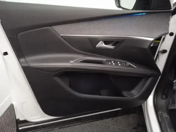 PEUGEOT 5008 II - voiture d'occasion - Photo 18