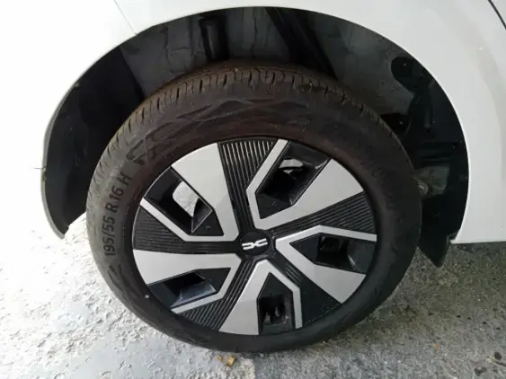DACIA SANDERO III - voiture d'occasion - Photo 23