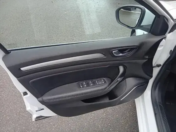 RENAULT MEGANE IV - voiture d'occasion - Photo 18