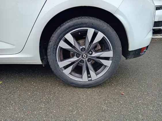RENAULT MEGANE IV - voiture d'occasion - Photo 23