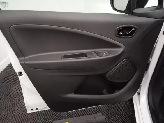 RENAULT ZOE - voiture d'occasion - Photo 17