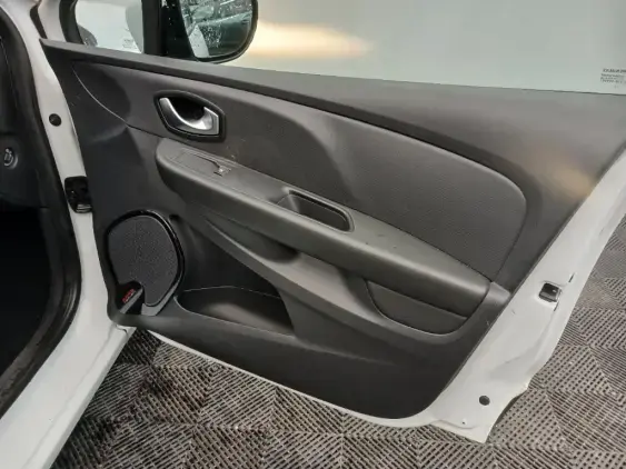 RENAULT CLIO IV - voiture d'occasion - Photo 20