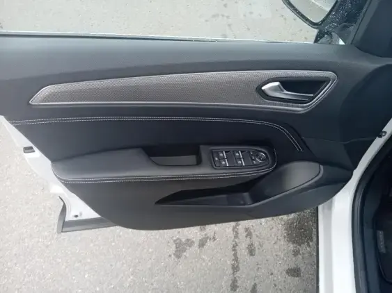 RENAULT ARKANA - voiture d'occasion - Photo 19