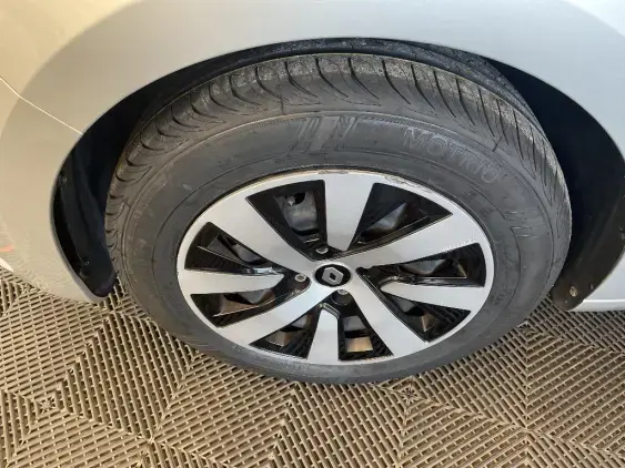 RENAULT CLIO V - voiture d'occasion - Photo 23