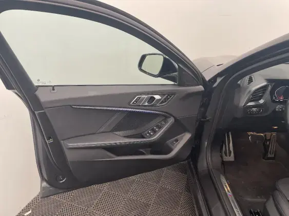 BMW SERIE 1 F40 - voiture d'occasion - Photo 19