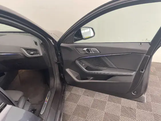 BMW SERIE 1 F40 - voiture d'occasion - Photo 20