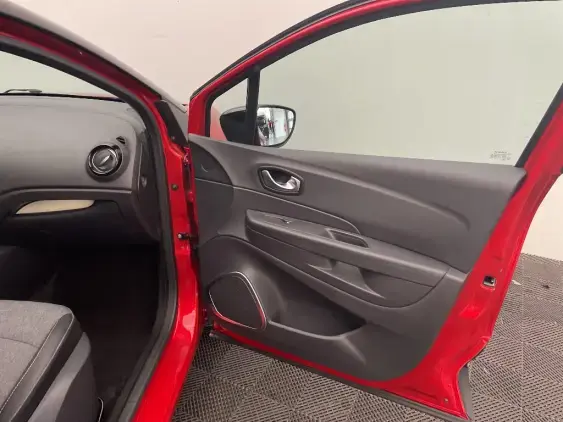 RENAULT CAPTUR - voiture d'occasion - Photo 20