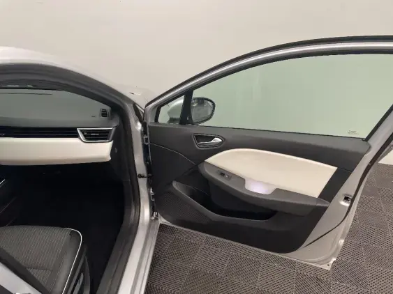 RENAULT CLIO V - voiture d'occasion - Photo 20